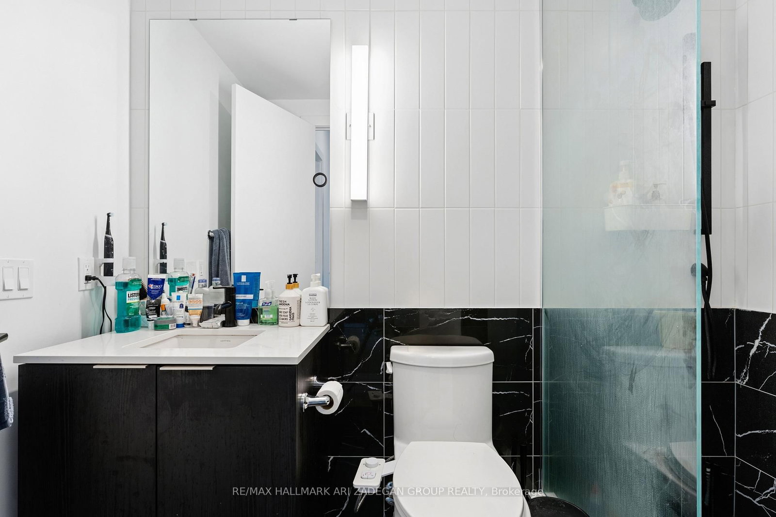 327 King Street W, Unit 1908 - Photo 12