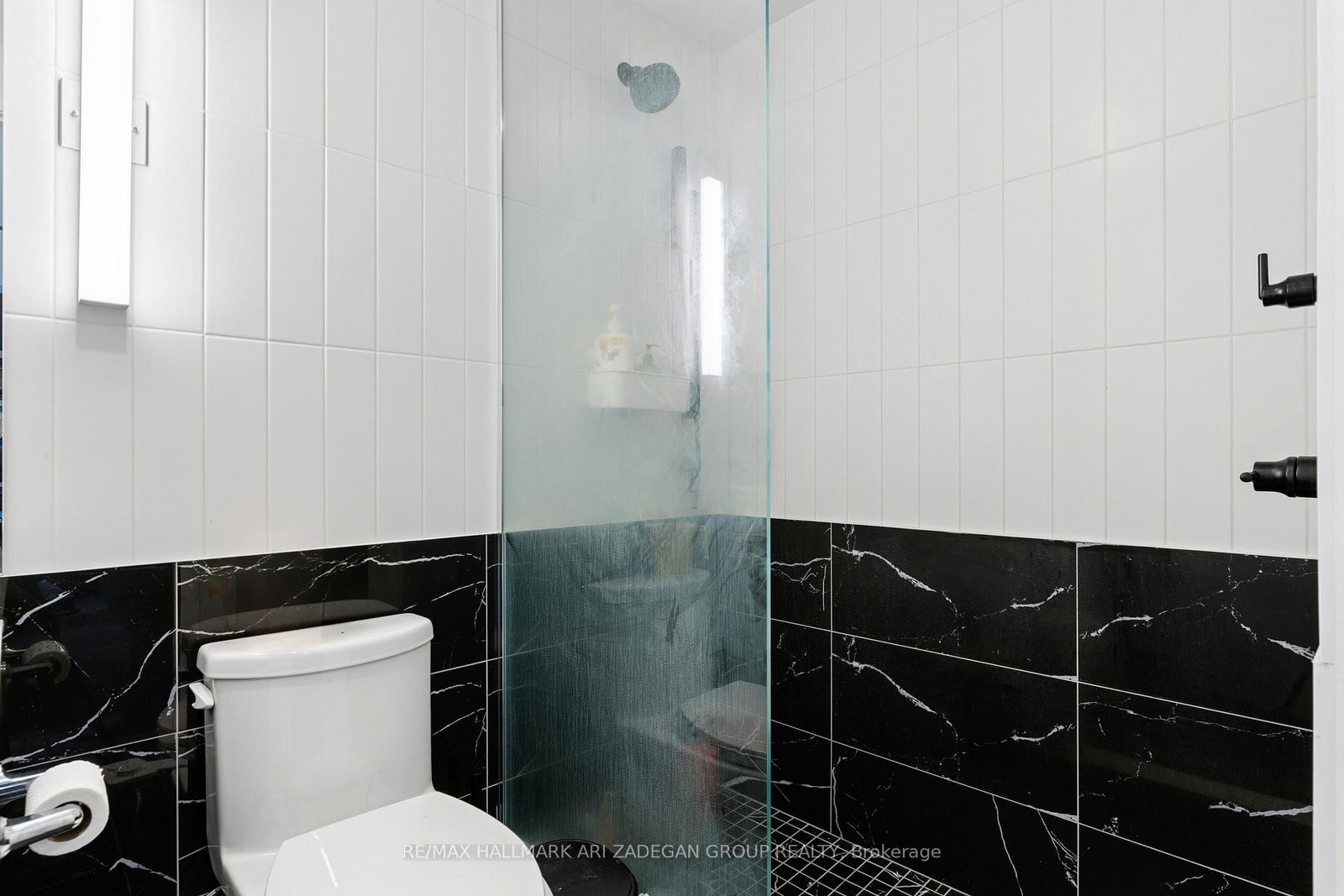 327 King Street W, Unit 1908 - Photo 13