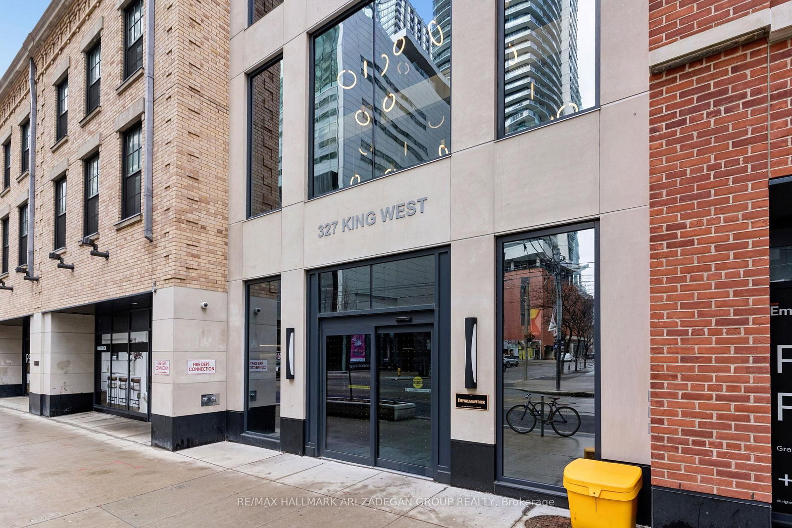 327 King Street W, Unit 1908 - Photo 17