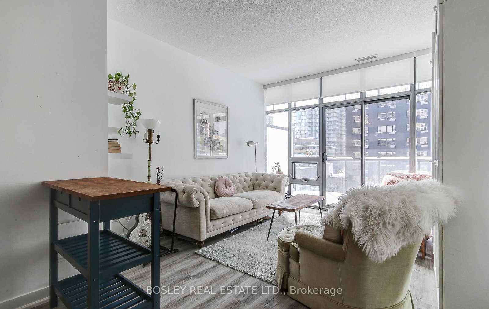 33 Charles Street E, Unit 608