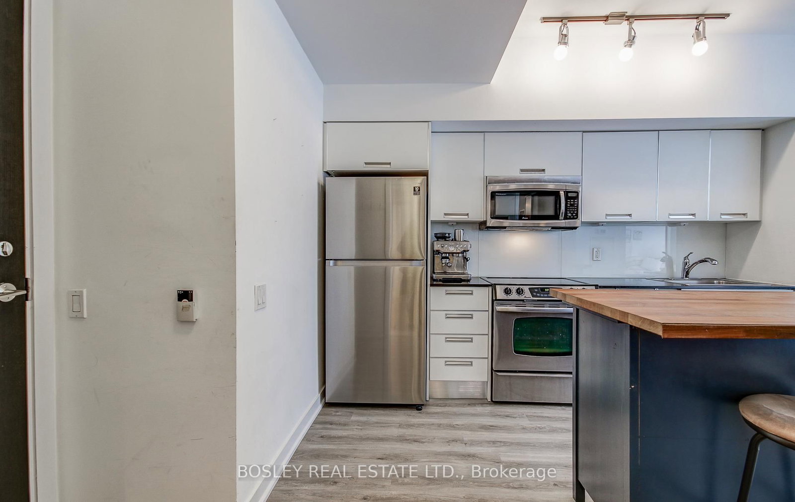 33 Charles Street E, Unit 608 - Photo 13