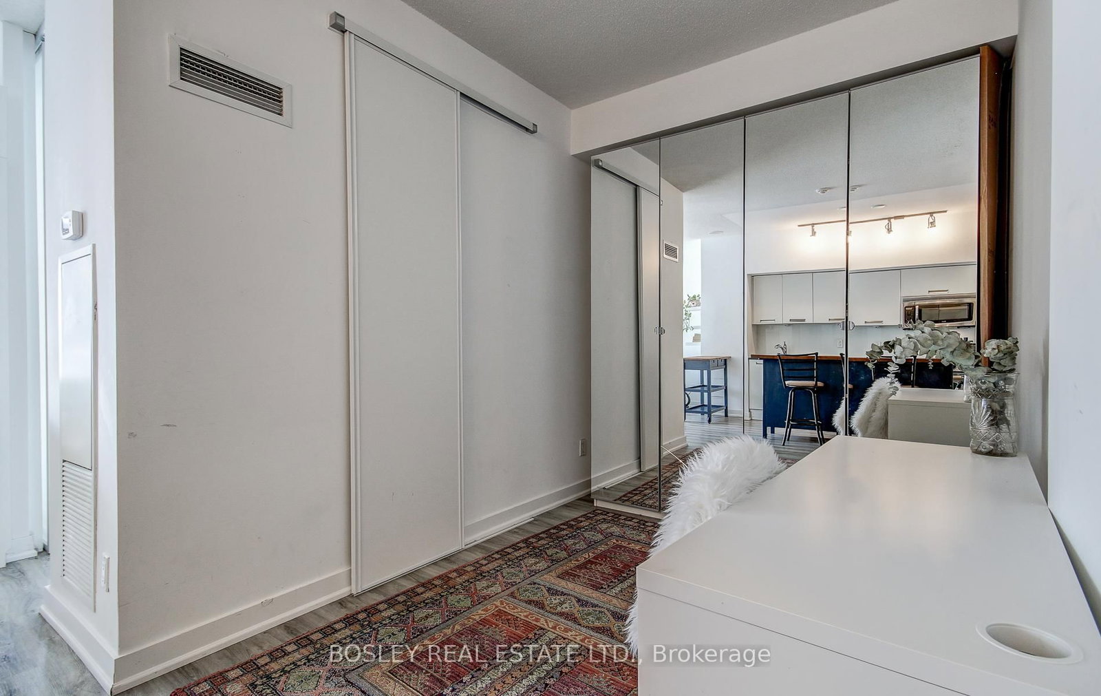 33 Charles Street E, Unit 608 - Photo 22