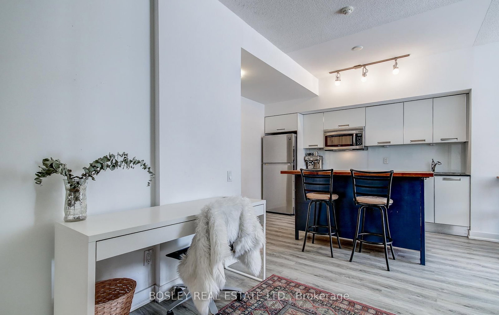 33 Charles Street E, Unit 608 - Photo 24