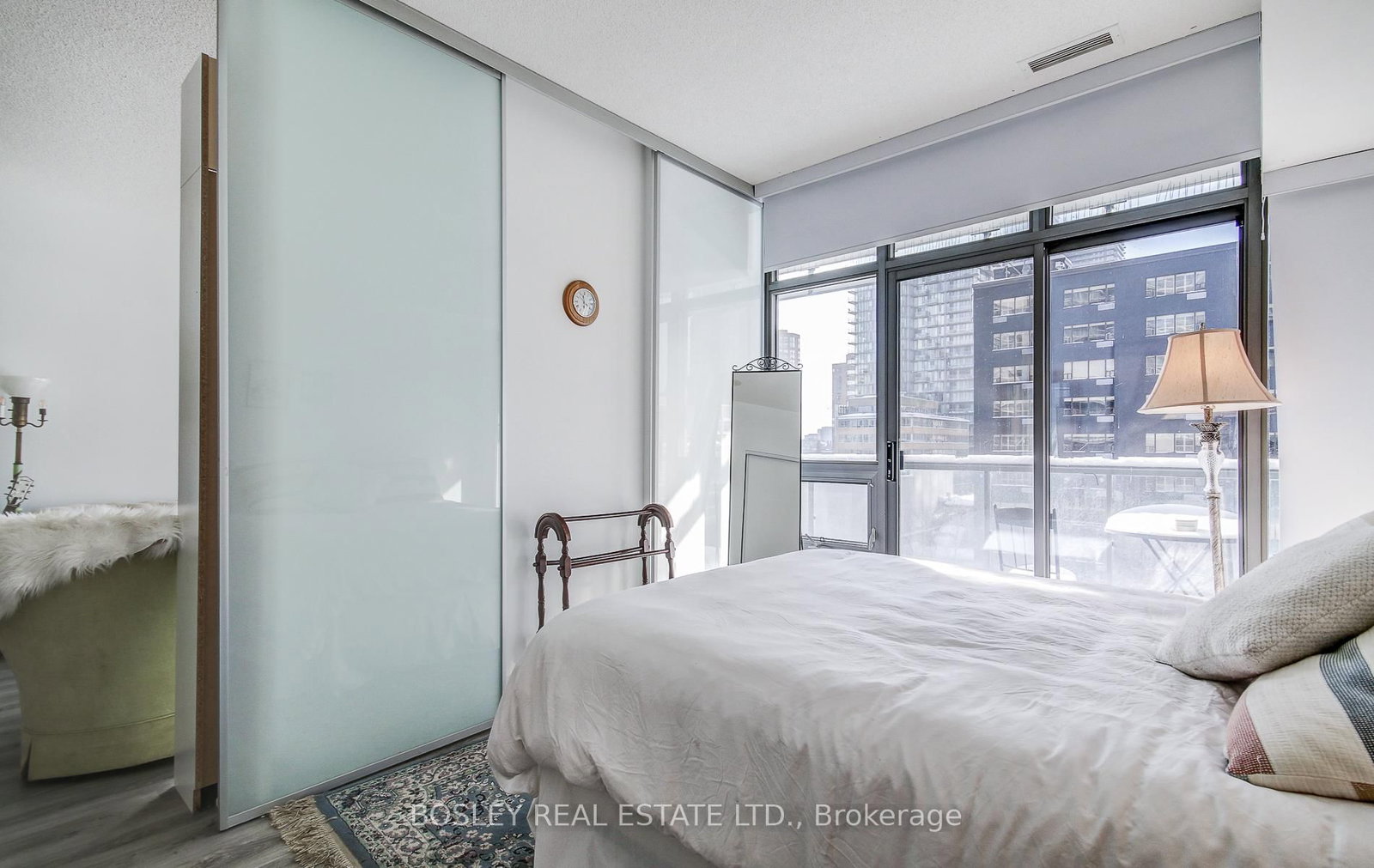 33 Charles Street E, Unit 608 - Photo 41