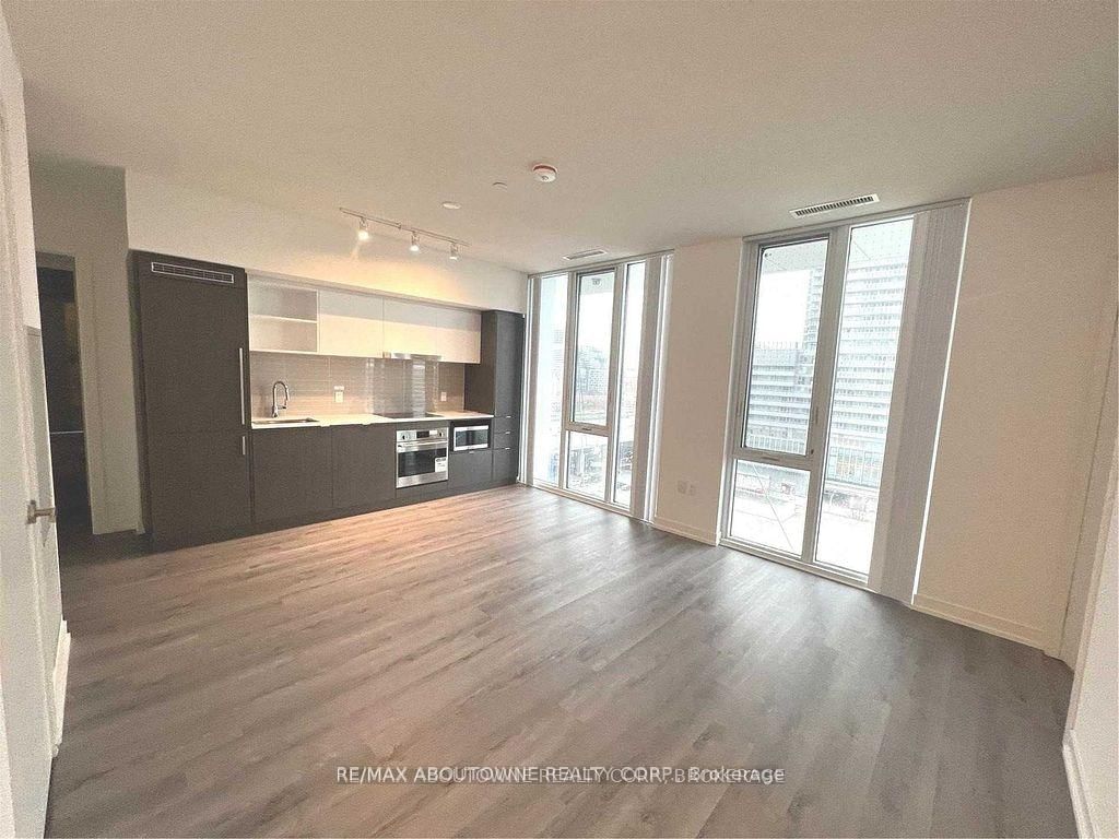 138 Downes Street, Unit 1105