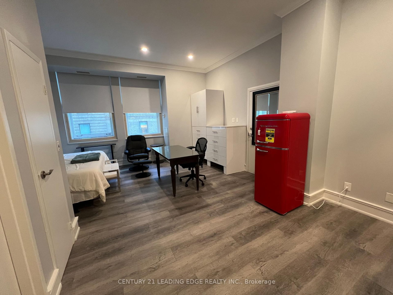 1 KING Street W, Unit 1013 - Photo 2