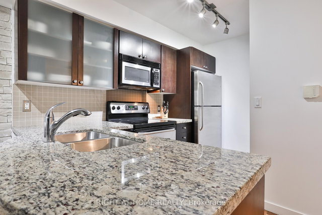 613 - 1005 King Street W