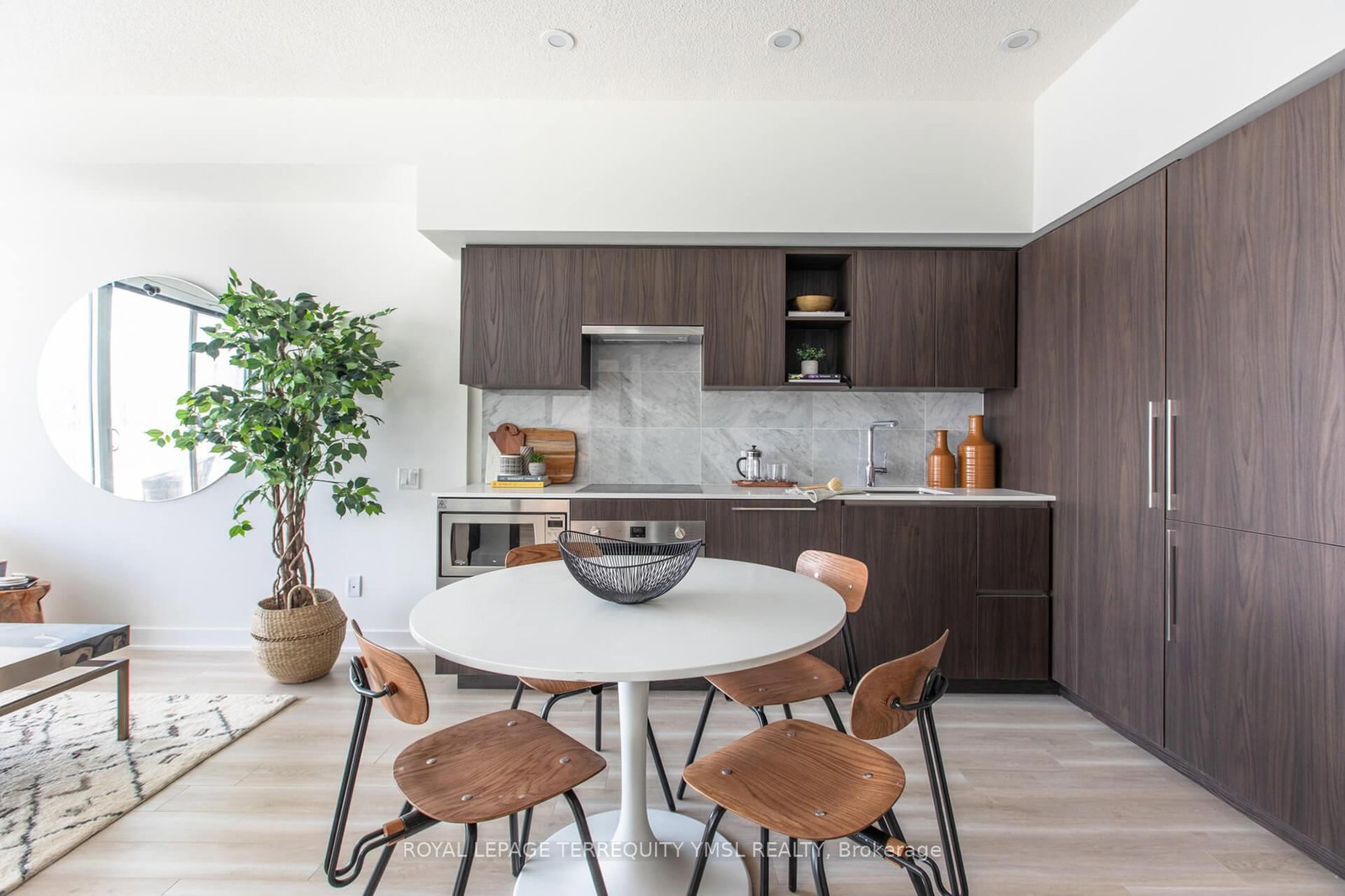 17 Bathurst Street, Unit 1711 - Photo 9