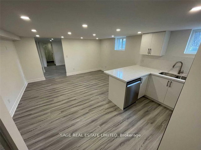 1 - 1084 Avenue Road