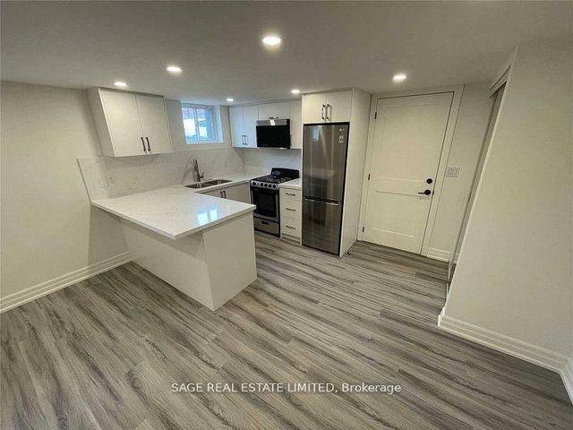 1 - 1084 Avenue Road