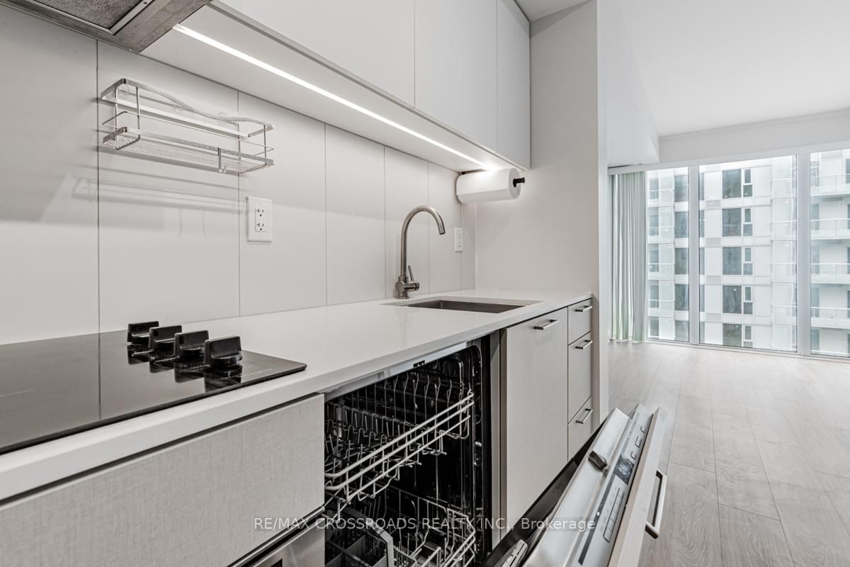 19 Western Battery Road, Unit 3222 - Photo 10