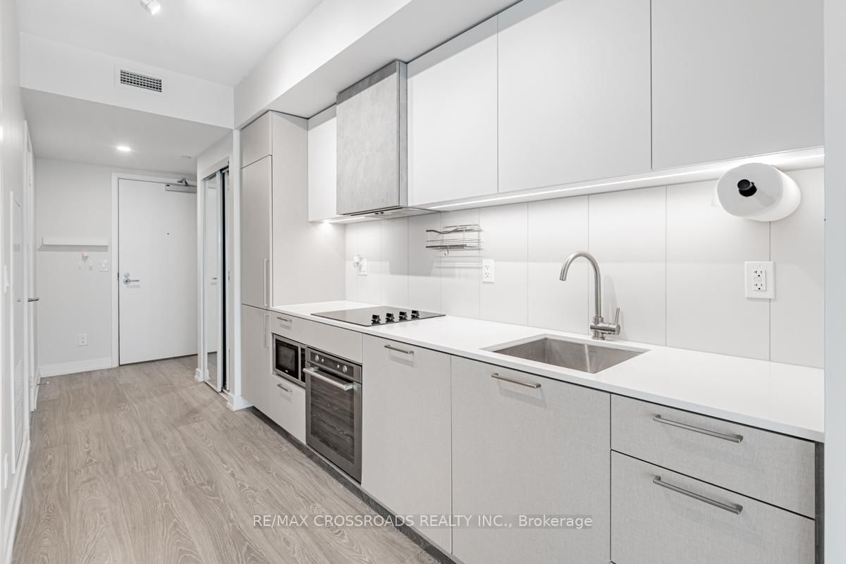 19 Western Battery Road, Unit 3222 - Photo 8