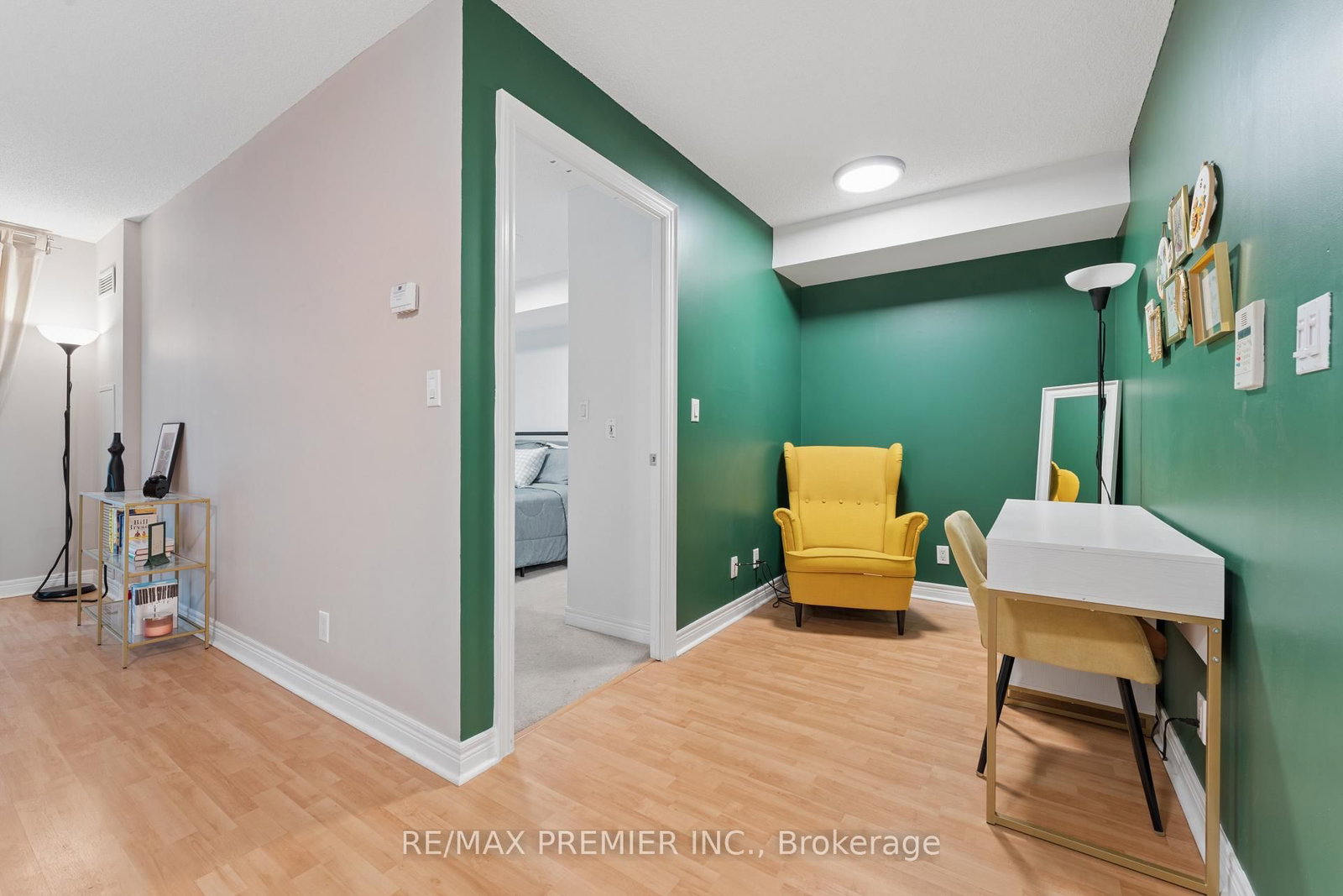 Condo for sale at 307-212 Eglinton Avenue, Toronto, Ontario, M4P 0A3 - Mount Pleasant West - MLS: C12995614