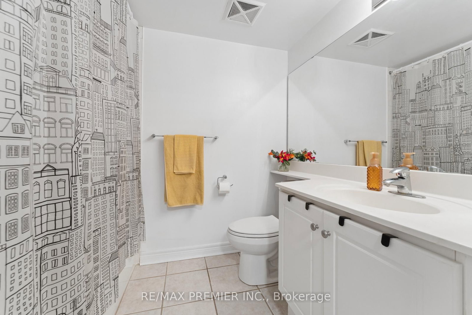 Condo for sale at 307-212 Eglinton Avenue, Toronto, Ontario, M4P 0A3 - Mount Pleasant West - MLS: C12995614