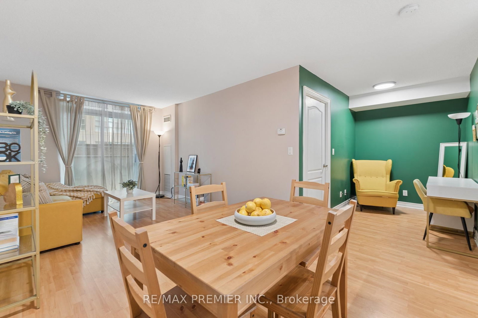 Condo for sale at 307-212 Eglinton Avenue, Toronto, Ontario, M4P 0A3 - Mount Pleasant West - MLS: C12995614