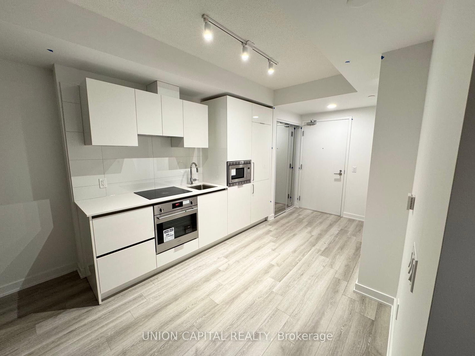 238 Simcoe Street, Unit 3602 - Photo 4
