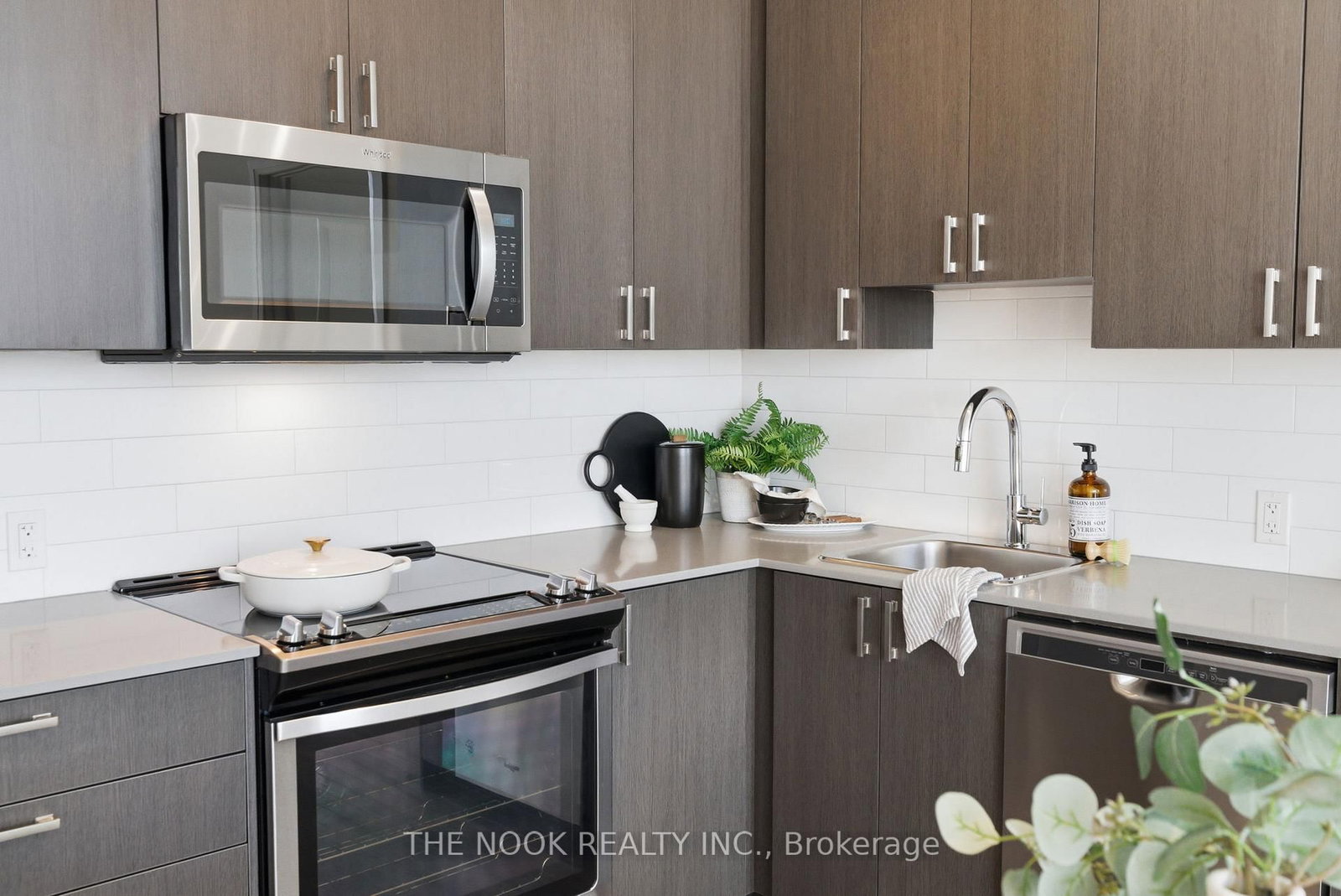 60 Ann O'Reilly Road, Unit PH60 - Photo 11