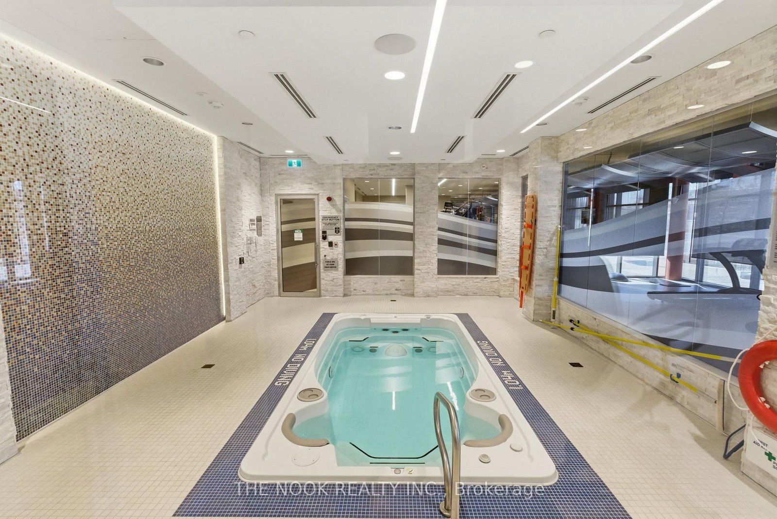 60 Ann O'Reilly Road, Unit PH60 - Photo 35