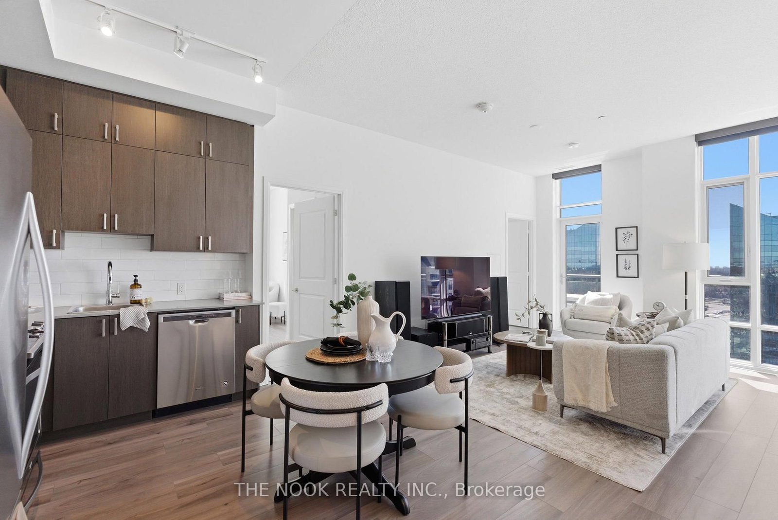 60 Ann O'Reilly Road, Unit PH60 - Photo 5