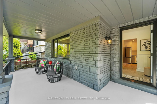 243 Northcliffe Boulevard