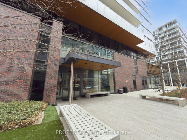 2005 - 20 Tubman Avenue