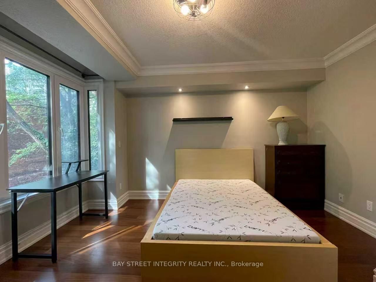 217 Mutual Street, Unit Room 3 - Photo 2