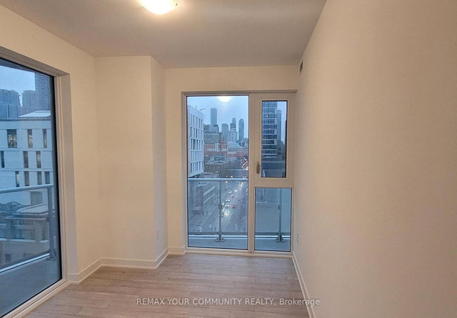 901 - 100 Dalhousie Street