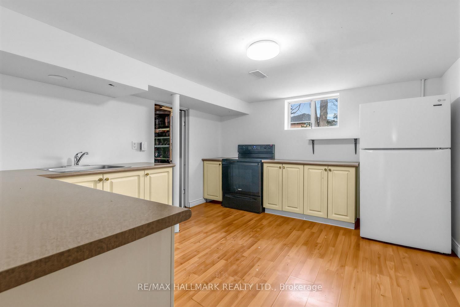 Detached House for sale at 144 Waterloo Avenue, Toronto, Ontario, M3H 3Y8 - Bathurst Manor - MLS: C12996004