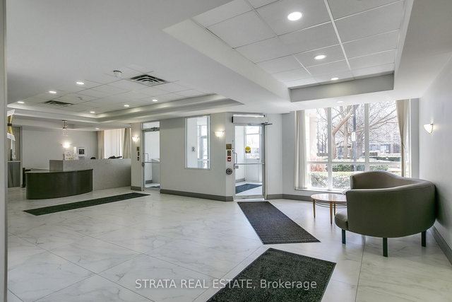 733 - 650 Lawrence Avenue W