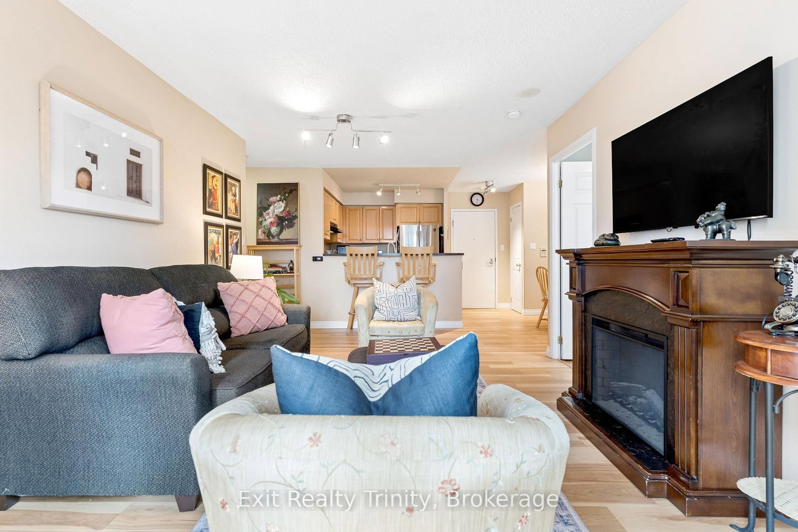 Condo for sale at 318-23 Lorraine Drive, Toronto, Ontario, M2N 6Z6 - Willowdale West - MLS: C12996036