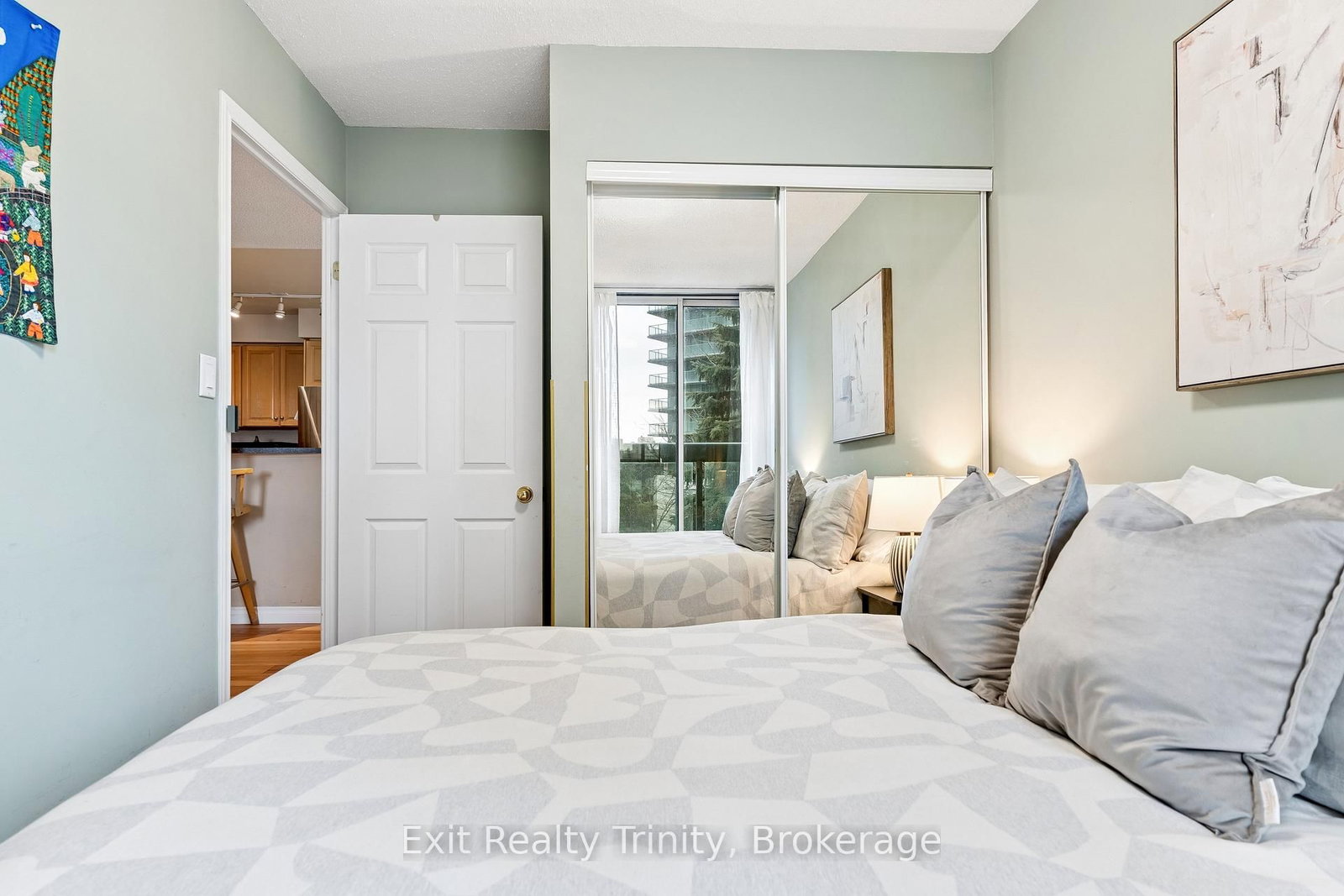 Condo for sale at 318-23 Lorraine Drive, Toronto, Ontario, M2N 6Z6 - Willowdale West - MLS: C12996036