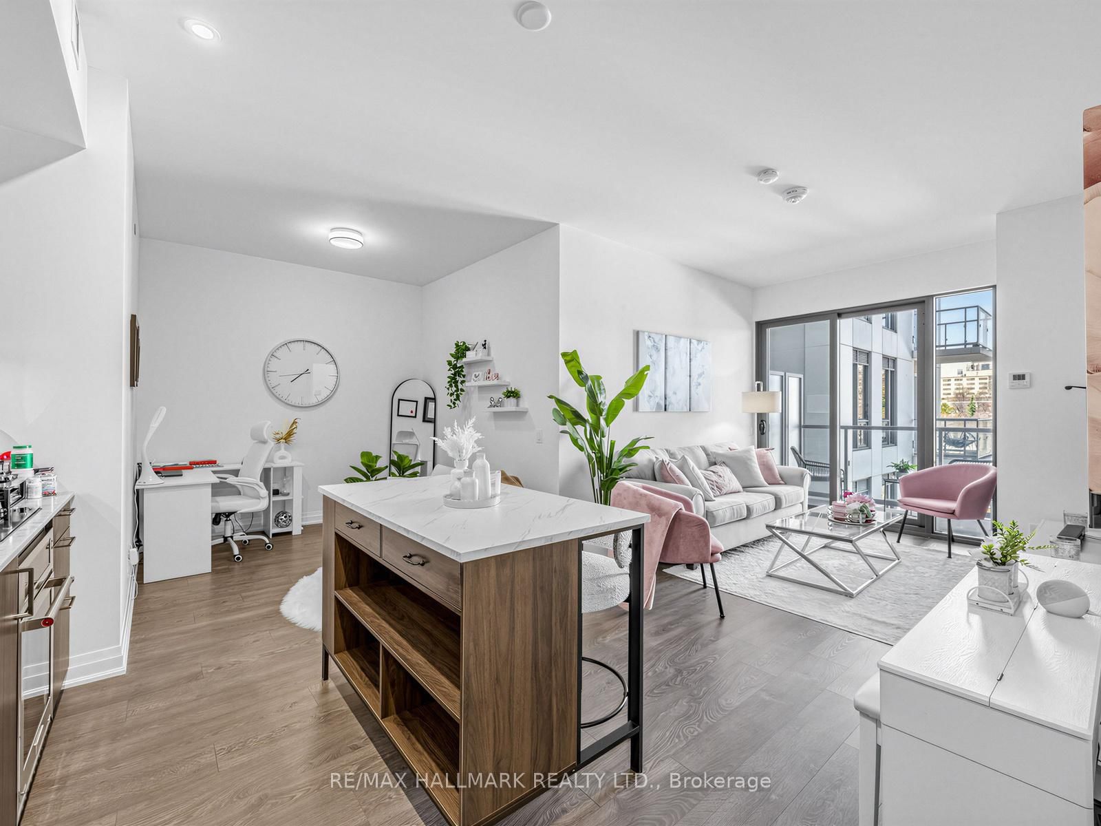 280 Howland Avenue, Unit 522 - Photo 15