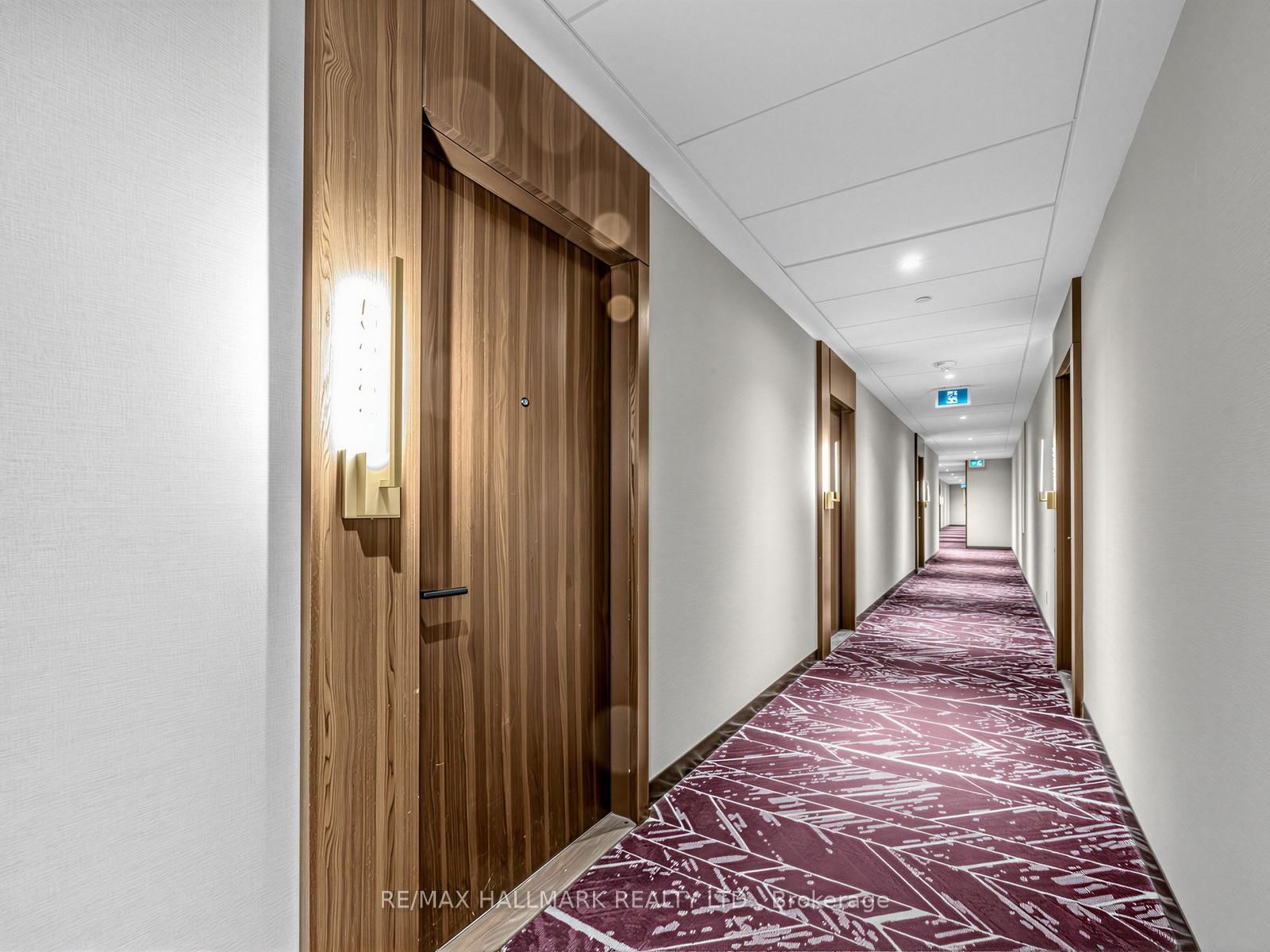 280 Howland Avenue, Unit 522 - Photo 8