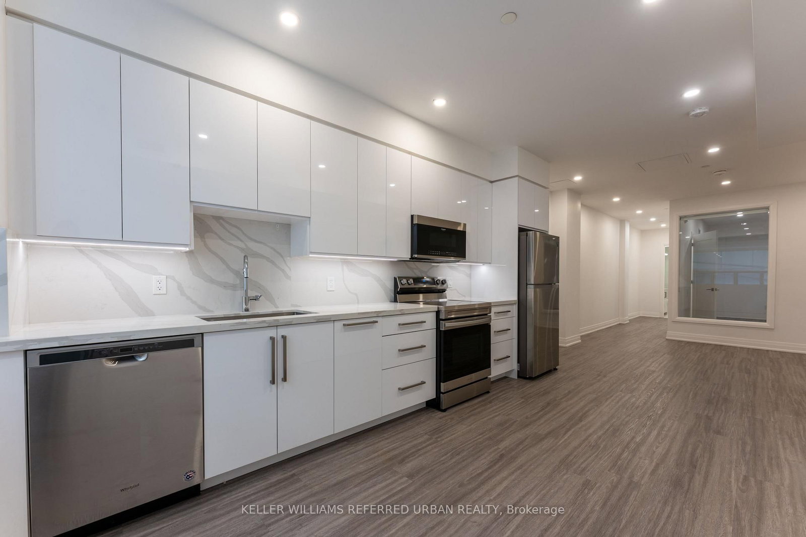 475 Queen Street W, Unit 201