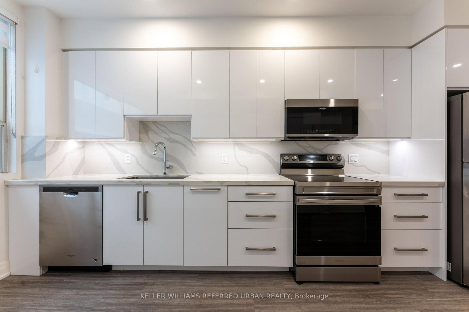475 Queen Street W, Unit 201 - Photo 2