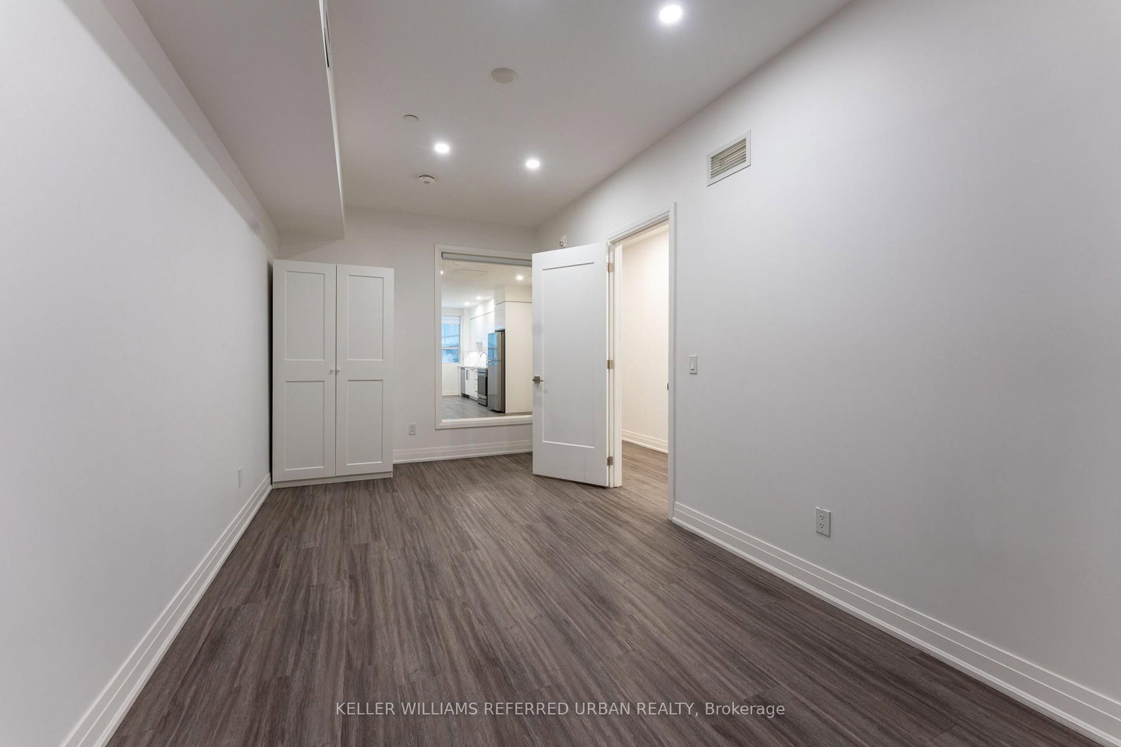 475 Queen Street W, Unit 201 - Photo 7