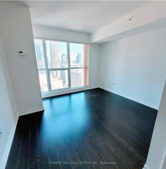 2315 - 386 Yonge Street