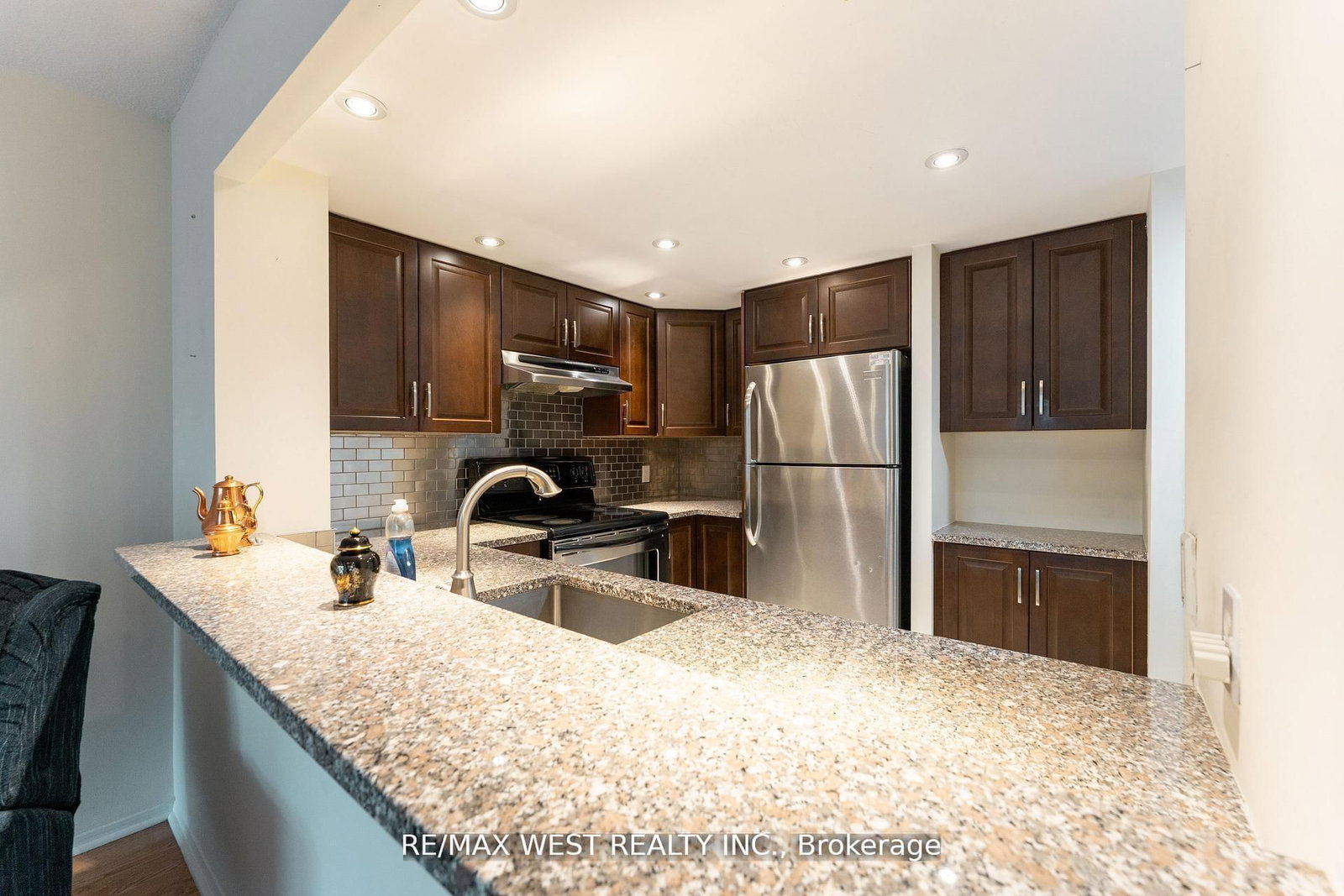 Condo for sale at 205-725 King Street, Toronto, Ontario, M5V 2W9 - Niagara - MLS: C12996486