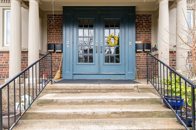 Unit 3 - 462 Oriole Parkway