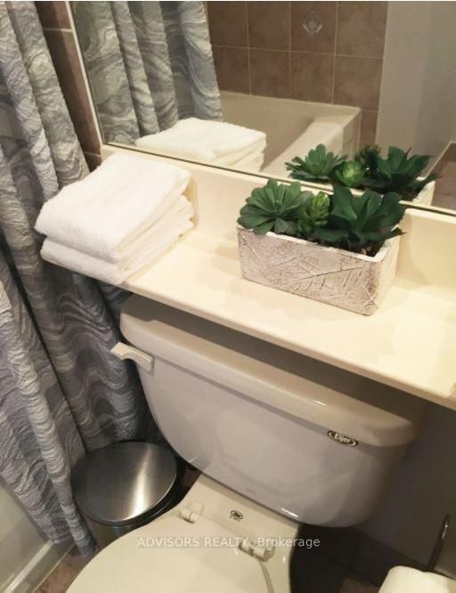 270 Wellington Street, Unit 413 - Photo 10