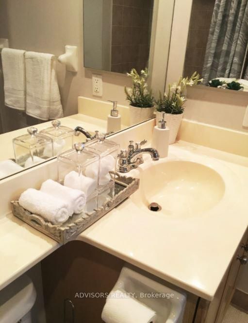 270 Wellington Street, Unit 413 - Photo 11