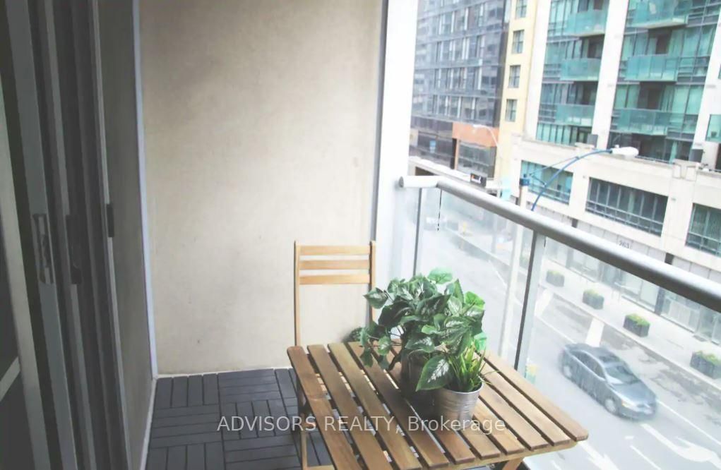 270 Wellington Street, Unit 413 - Photo 13