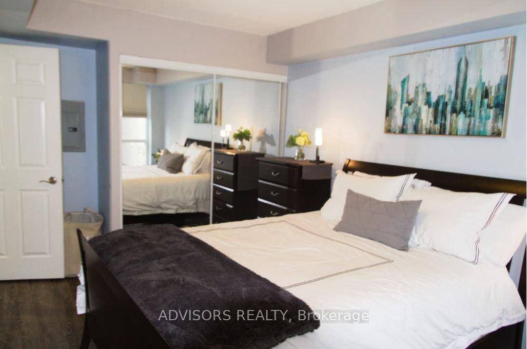 270 Wellington Street, Unit 413 - Photo 8