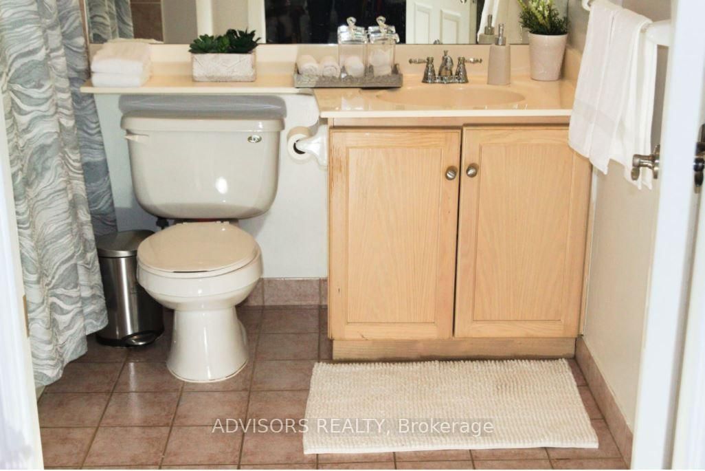 270 Wellington Street, Unit 413 - Photo 9