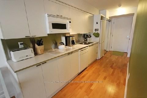 111 Elizabeth Street, Unit 623B - Photo 3