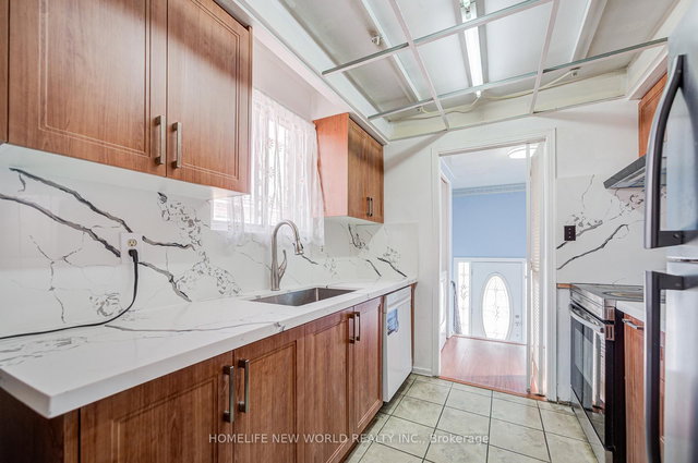 Upper - 152 Micmac Crescent