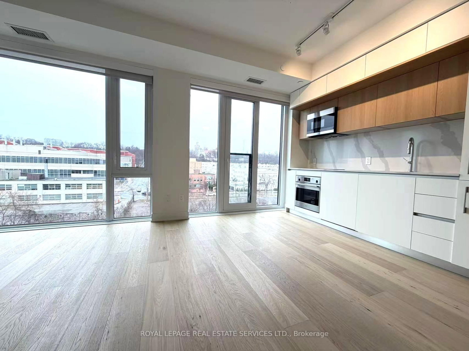 322 Dupont Street, Unit 609 - Photo 3