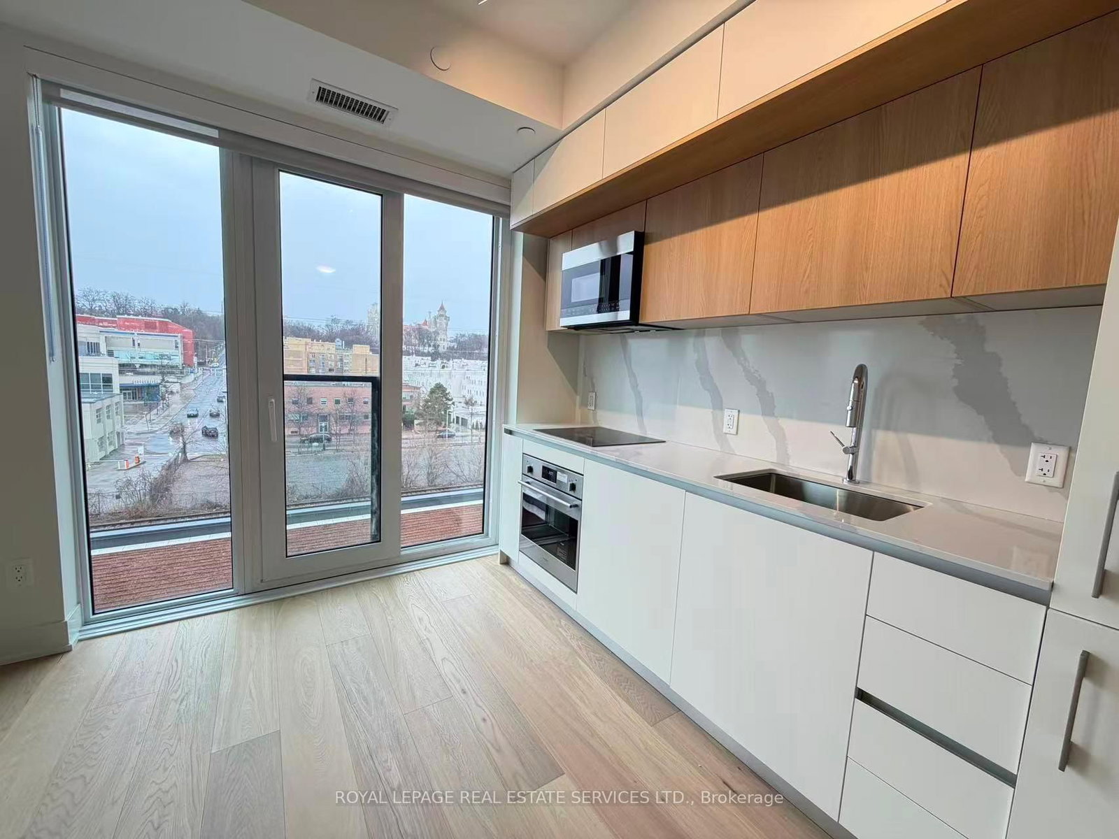 322 Dupont Street, Unit 609 - Photo 4