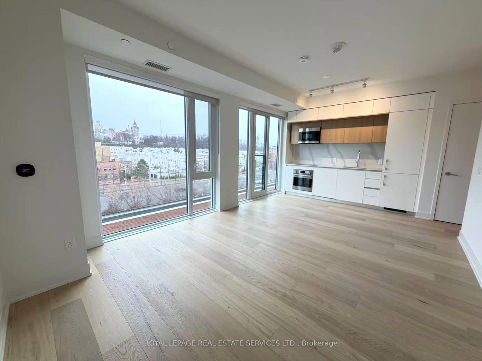 322 Dupont Street, Unit 609 - Photo 8