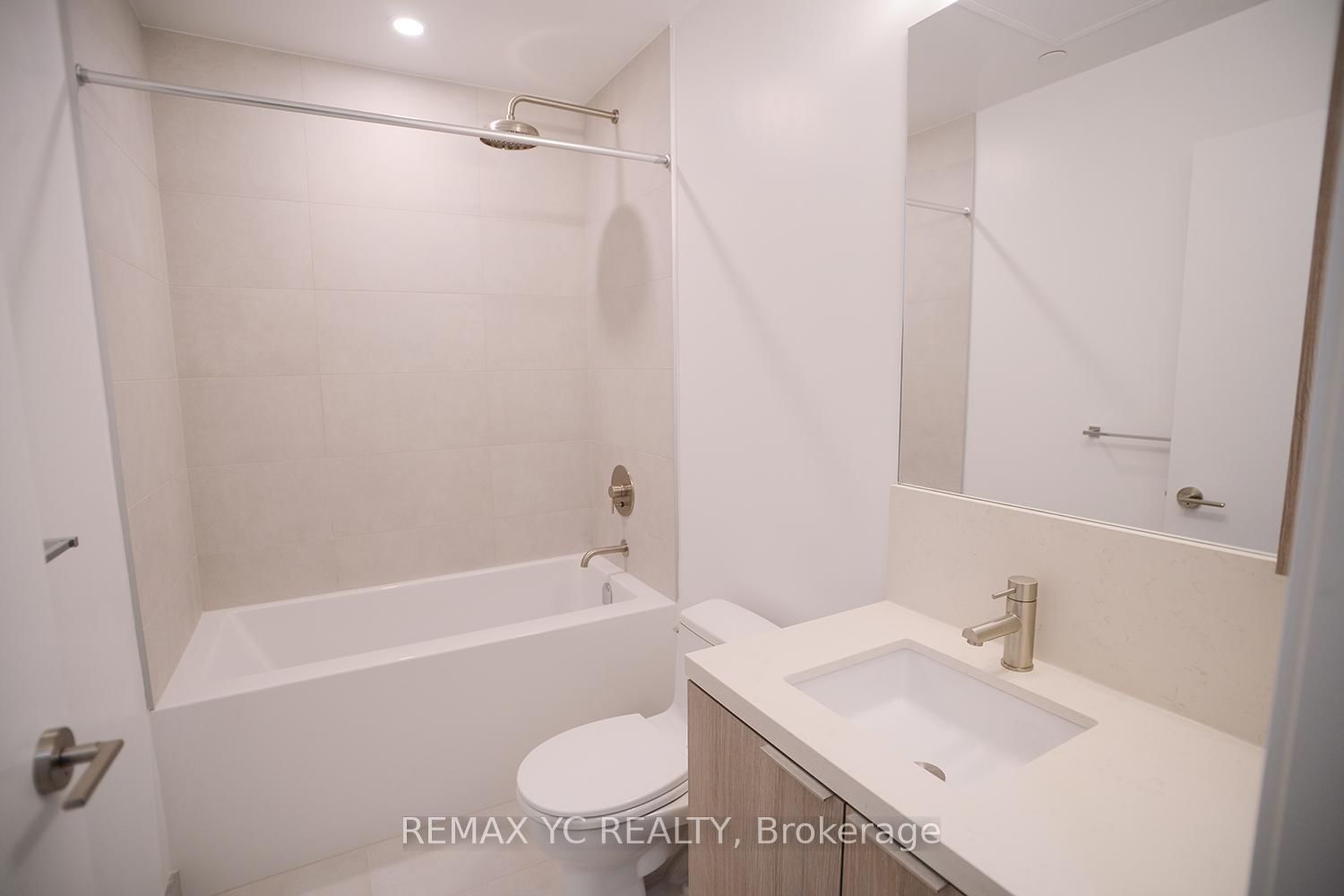 Condo for lease at 721-2020 Bathurst Street, Toronto, Ontario, M5P 3L1 - Humewood-Cedarvale - MLS: C12996978